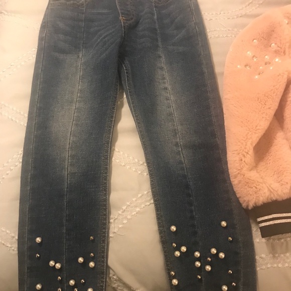 SIOLD SOLD Pearl Faux Fur Bomber Jacket w) Jeans - Picture 3 of 8